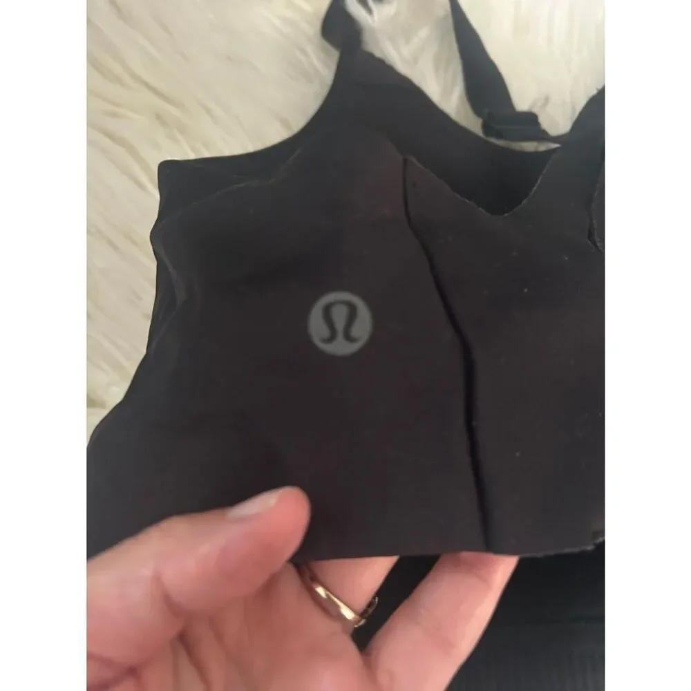 Lululemon athletica balck sport bra cross back 38DD